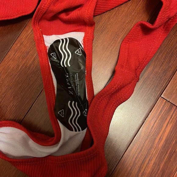 Red- Strapless Bandeau Bikini Set - Picture 4 of 7